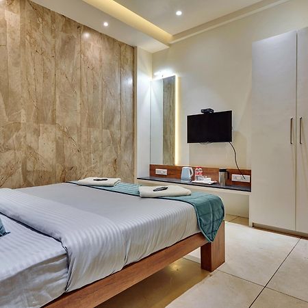 Hotel Swamini Kolhapur Buitenkant foto