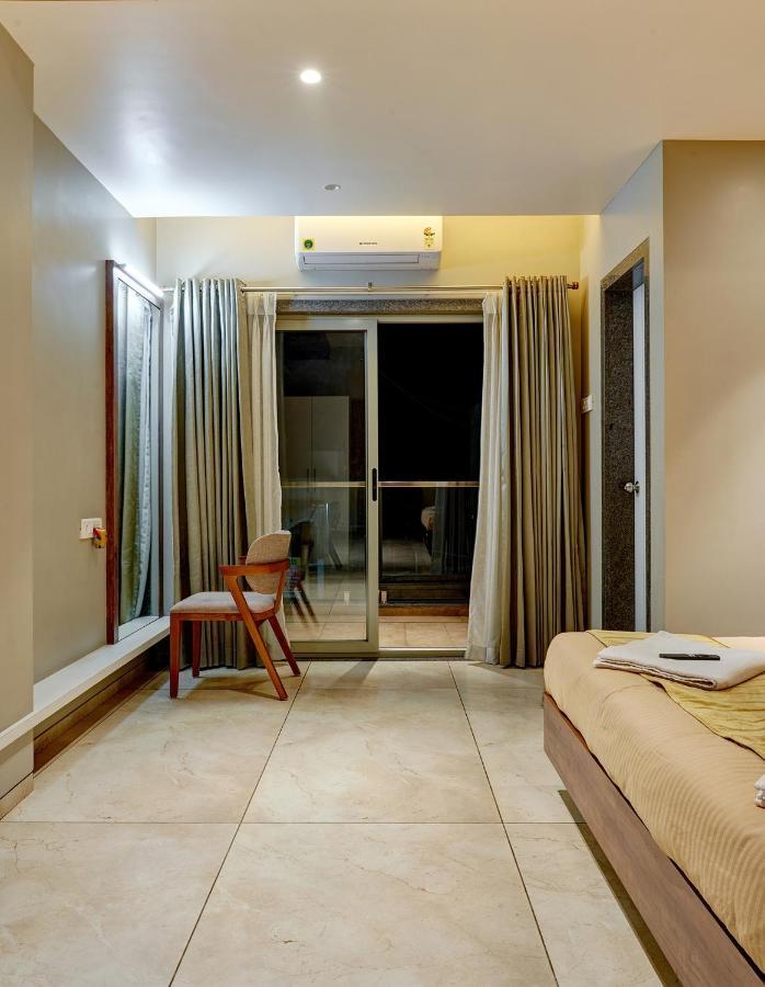 Hotel Swamini Kolhapur Buitenkant foto